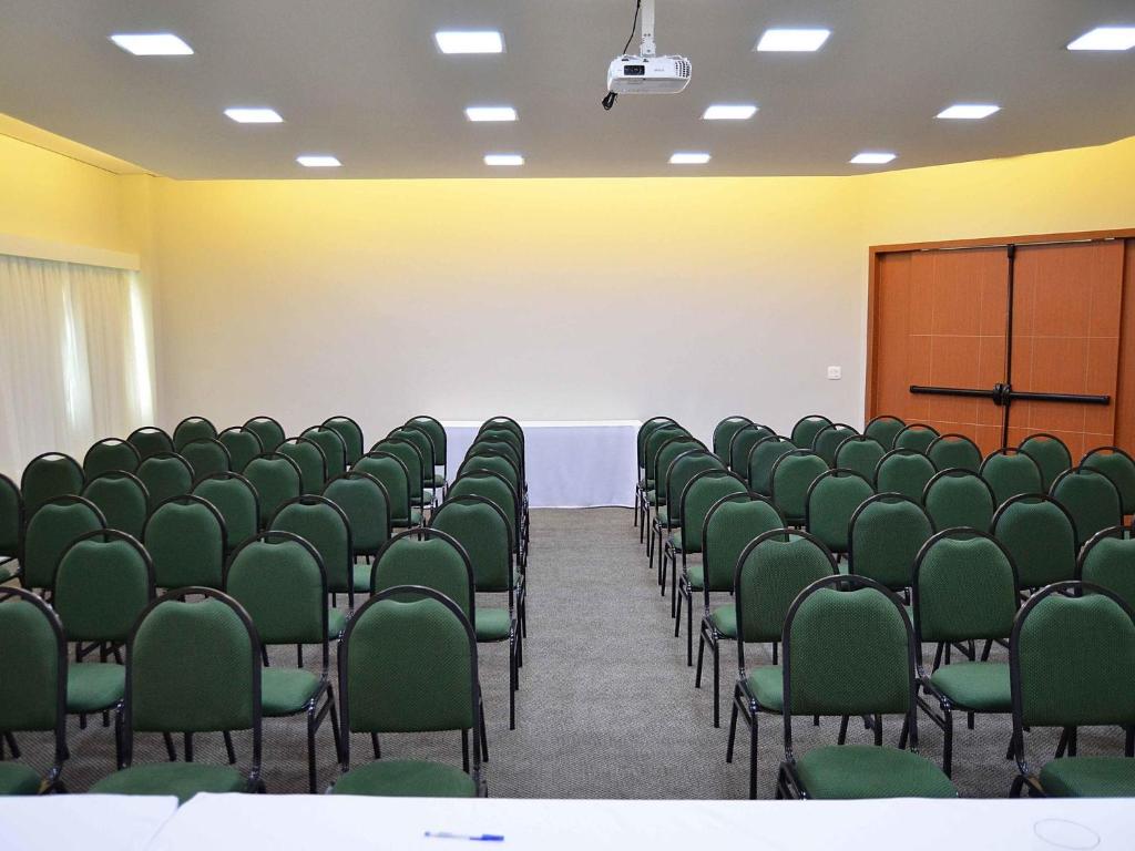 Sala Elegance preparada em formato auditório para a Convenção Itaipu